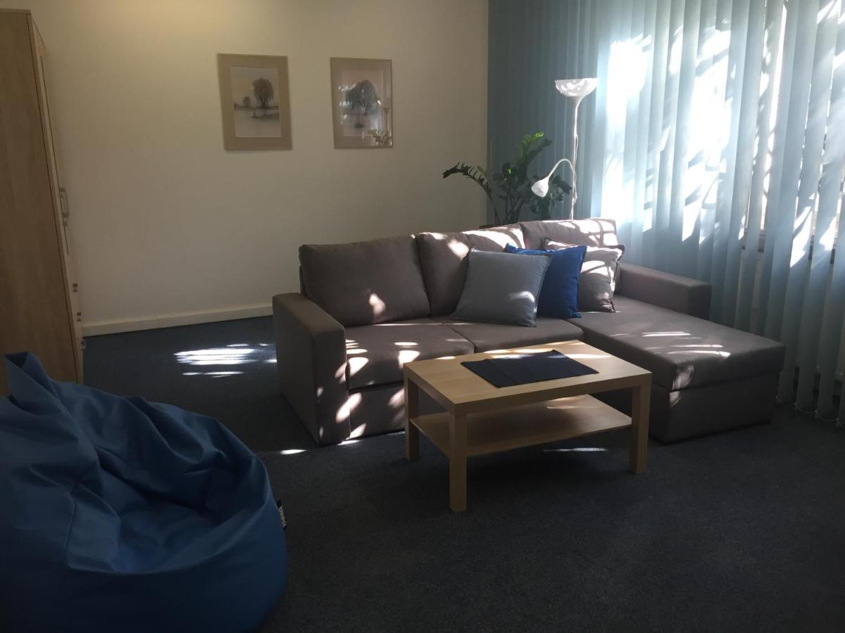 Blue In Beautiful Style Garden With Atmosphere Apartamento Praga